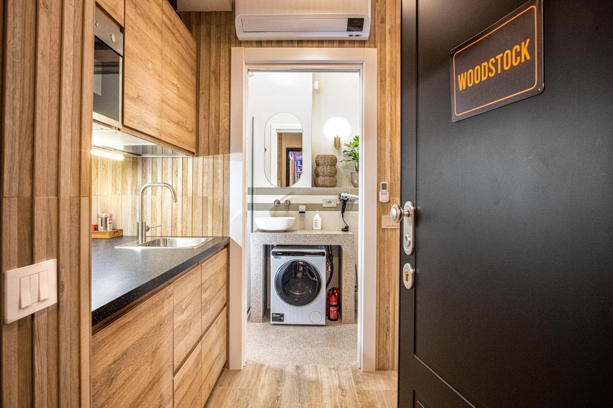 Woodstock Deluxe Studio By Central Station Милано Екстериор снимка